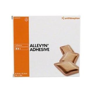 MEDICAZIONE IDROCELLULARE ADESIVA STERILE ALLEVYN ADHESIVE ALTAMENTE ASSORBENTE IN SCHIUMA DI POLIURETANO A STRUTTURA TRISTRATIFICATA 12,5X12,5CM 3 PEZZI